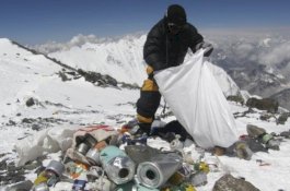 Tangani Limbah, Tiongkok Tutup Pangkalan Everest