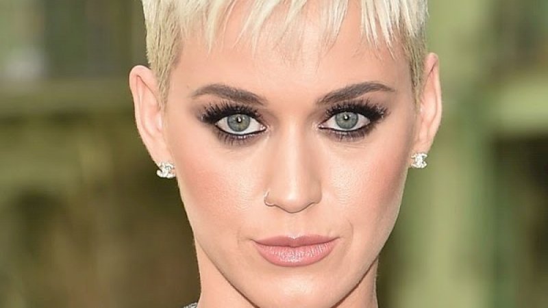 Ketika Katy Perry Jadi Robot Android