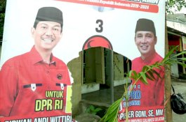 30 Persen Baliho Jokowi-Amin di Makassar Diklaim Dirusak