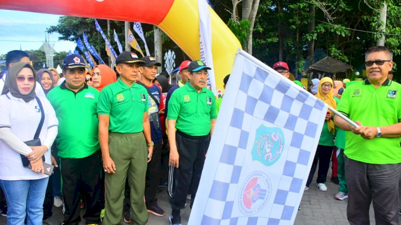 Meriah, Jalan Santai Kahmi Sidrap Diikuti Ribuan Peserta