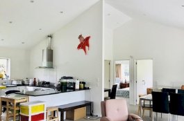 Pengantin Baru Siap-siap Malam Pertama, Eh...Ada Kamera di Bola Lampu