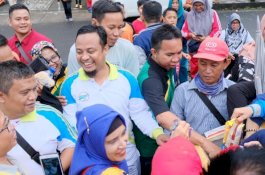 Wagub Sulsel Borong Jajanan 3 Gerobak, Pedagang: Saya Kaget