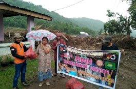 KTOI, IOF Rescue, dan Relawan To Oghie Salurkan Bantuan untuk Korban Longsor Gowa