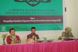 Rusdi Hidayat Motivasi Kader Fatayat NU Parepare, Ajak Setiap Elemen Umat Bikin Usaha