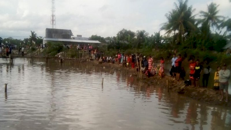 Proses pencarin bocah tenggelam di Sungai Tabbuttu, Bulukumba, Minggu (17/2/2019). (Foto : BPBD bulukumba)
