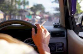 Cara Jitu Usir Bau Rokok di Kabin Mobil