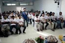 SYL Kukuhkan Relawan Gerakan Muda Komandan For Jokowi di Soppeng