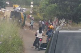 Bus PT Vale Terbalik di Wasuponda, Polisi Pastikan Ada Penumpang Tewas