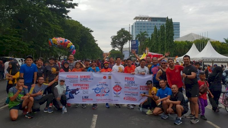 Lari bareng bersama komunitas lari digelar panitia Halalbihalal (HBH) Ikatan Alumni Fakultas Teknik Unhas 2019 pada Minggu pagi (17/2/2019).