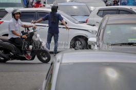 Pak Ogah Melawan, di Jalan Veteran Ada yang Bawa Parang dan Busur
