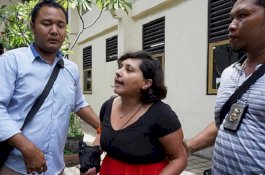 Ditangkap di Pusat Perbelanjaan Bali, Wanita Inggris Mengamuk Saat Diborgol