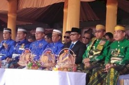 Hadiri Hari Jadi Sidrap, Nurdin Abdullah Disambut Tari Kolosal dan Osong