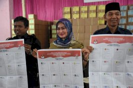 Was-was Ada Logistik KPU Rusak, Bupati Luwu Utara Titip Pesan ke Perakit Surat Suara