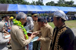 Bersama Kanwil BPN Sulsel, Husler Bagikan 6.844 Sertifikat Tanah