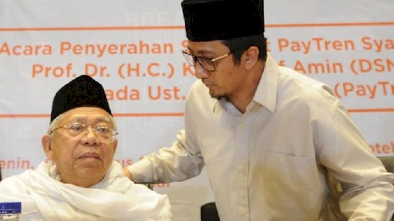 Ustaz Yusuf Mansur bersama KH Ma'ruf Amin dalam sebuah kesempatan.