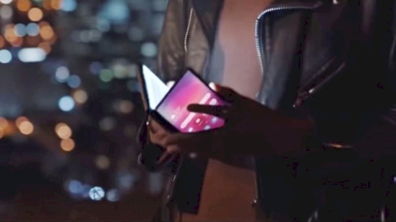 Samsung Kenalkan Galaxy Fold, Smartphone Lipat 2 Layar