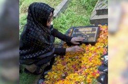 Ziarah ke Makam Ayahanda, Syahrini: Bismillahirrahmanirrahim
