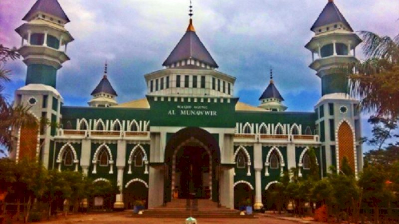 Masjid Al-Munawwir, Kecamatan Watang Sawitto, Kabupaten Pinrang.