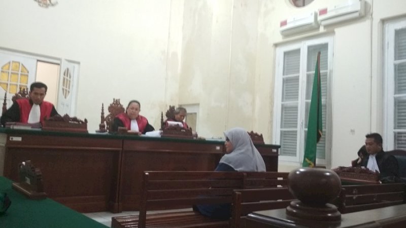 Komisioner Komisi Perlindungan Anak Indonesia (KPAI) Putu Elvina bersaksi di PN Makassar, Rabu (20/2/2019).