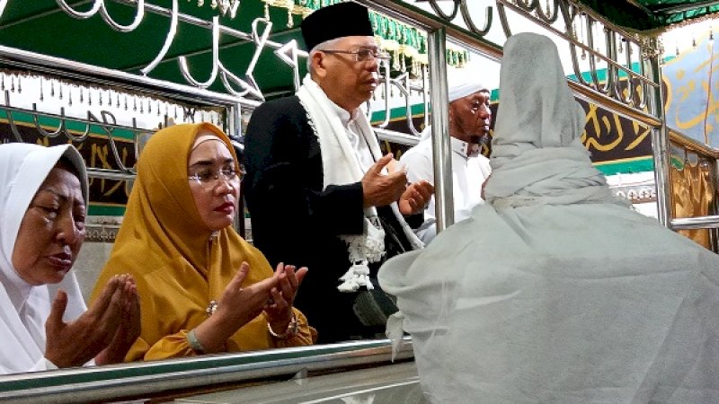 Ma'ruf Amin di kompleks makam Syekh Yusuf di Jalan Syekh Yusuf, Kabupaten Gowa, Sulawesi Selatan, Kamis (21/2/2019).