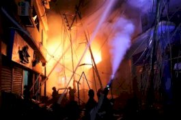 Kebakaran Apartemen dan Gudang Bahan Kimia Dhaka Menewaskan 69 Orang