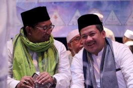 Hanya 2 Menit, Orasi Fahri Hamzah Menggetarkan Peserta Munajat 212 di Monas