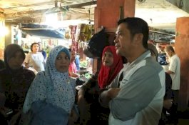 Dirut PD Pasar Makassar dan Anggota DPRD Makassar Kunjungi Pasar Sambung Jawa