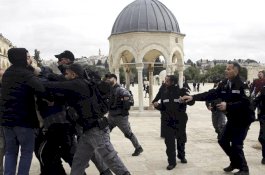 Muslim Palestina Akhirnya Shalat di Bagian Al-Aqsa, 16 Tahun Setelah Ditutup Israel