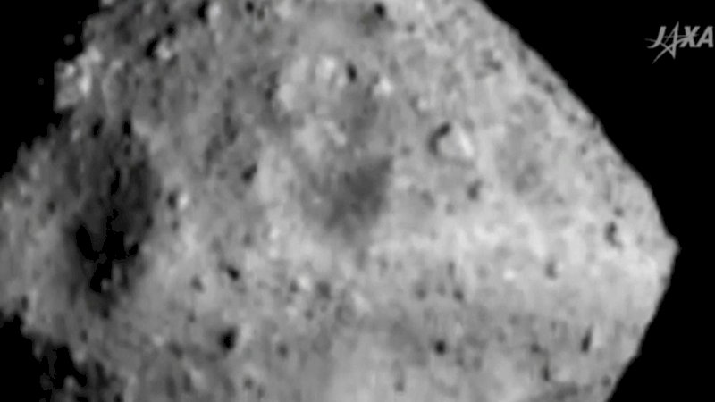 Pesawat Ruang Angkasa Jepang Mendarat di Asteroid Terkecil