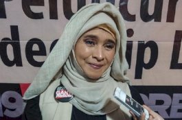 JK Tegaskan Neno Warisman Keliru, Fahri Hamzah Sindir Tukang Ralat Doa