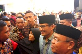Sandiaga Uno Hadiri Resepsi Pernikahan Putra IYL dan Andi Emma