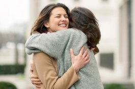 Manfaat Berpelukan Bagi Kesehatan Anda