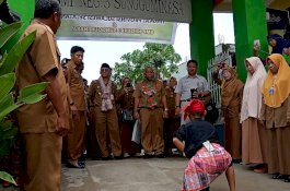 Sekda Gowa Dampingi Tim Penilai Pantau Sekolah Bersih
