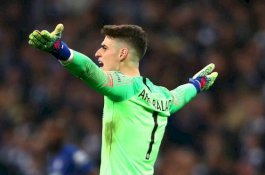 Menolak Diganti, Kenapa Pemain Chelsea Tak Seret Saja Kepa Keluar Lapangan?
