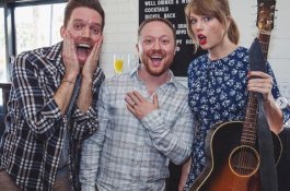 Taylor Swift Beri Kejutan di Pesta Pertunangan Penggemar Gay-nya