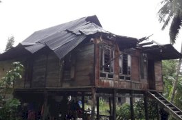 Hujan Es dan Angin Kencang Landa Enrekang, Puluhan Rumah Rusak