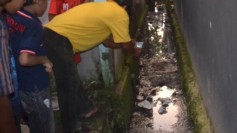 Penemuan mayat bayi di got Jalan Karangtina, Kelurahan Bajoe, Kecamatan Tanete Riattang Timur, Kabupaten Bone Selasa sore (26/2/2019).