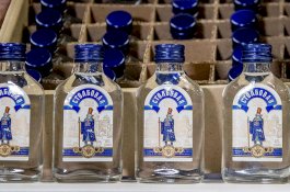 90.000 Botol Vodka Buatan Rusia untuk Kim Jong Un Disita di Belanda