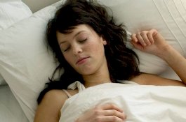 Posisi Tidur Ini Bisa Bantu Turunkan Potensi Alzheimer