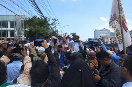 Bawaslu Sulsel ke Massa Prabowo: Kebenaran dan Keadilan akan Kami Tegakkan