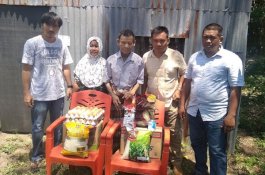Pria Buta Sebatangkara Kedinginan, Banggar DPRD Sulsel Bawakan Selimut