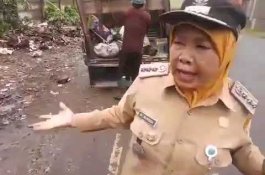 Heboh, Camat Wanita di Jambi Selamatkan Jambret dari Amuk Massa
