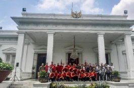 Bonus (Lagi), Jokowi Guyur Rp200 Juta Per Orang Timnas Indonesia U-22