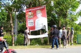 Bawaslu Pasangkayu Tertibkan APK yang Melanggar Aturan