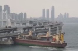 Detik-detik Kapten Mabuk Tabrakkan Kapal ke Jembatan