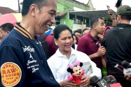 Jokowi Beli Boneka untuk Cucu, Kaesang: Seumur Hidup Gak Pernah Dibawain Oleh-Oleh