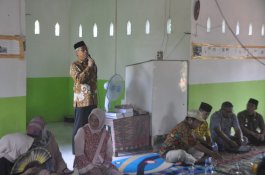 Puluhan Tahun Dinantikan, Bupati Lutim Resmikan Jaringan Listrik di Tarabbi