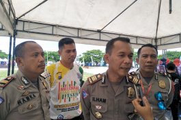 Dihadiri Ribuan Warga, Komedian Syukri-Adi Bassi Toaya Hibur MRSF di Jeneponto