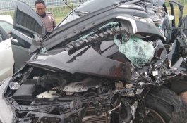 Ajudan Tewas, Mobil Remuk, Begini Kondisi Bupati Demak Pasca Tabrak Tronton