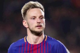 Mourinho: Rakitic? Bagus di Lapangan, Jelek di Media Sosial